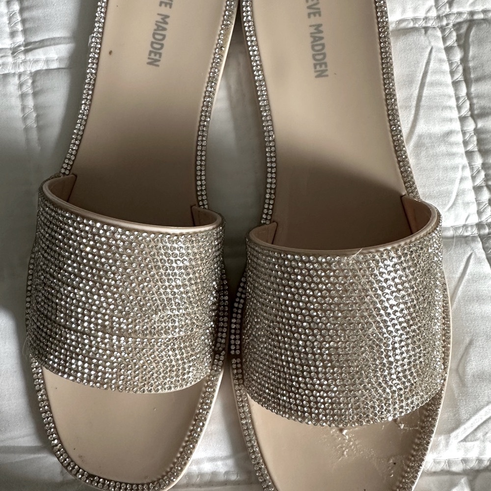 Steve Madden Silver Rhinestone Women's Sandals NEW without box.